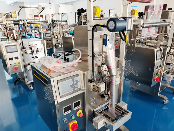 成都液體包裝機-小袋醋包調料包裝機